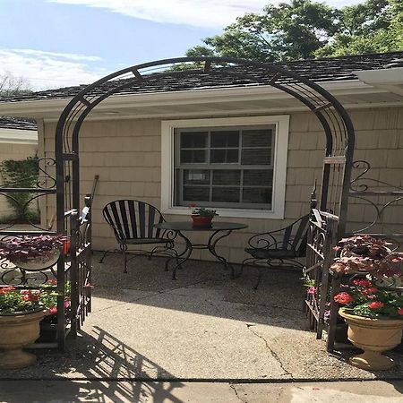 1810 Emerson House Bed & Breakfast - Adults Only Beloit Extérieur photo