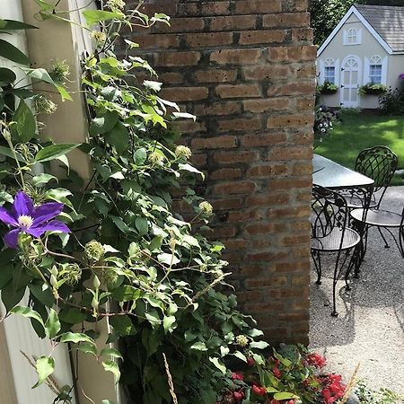 1810 Emerson House Bed & Breakfast - Adults Only Beloit Extérieur photo