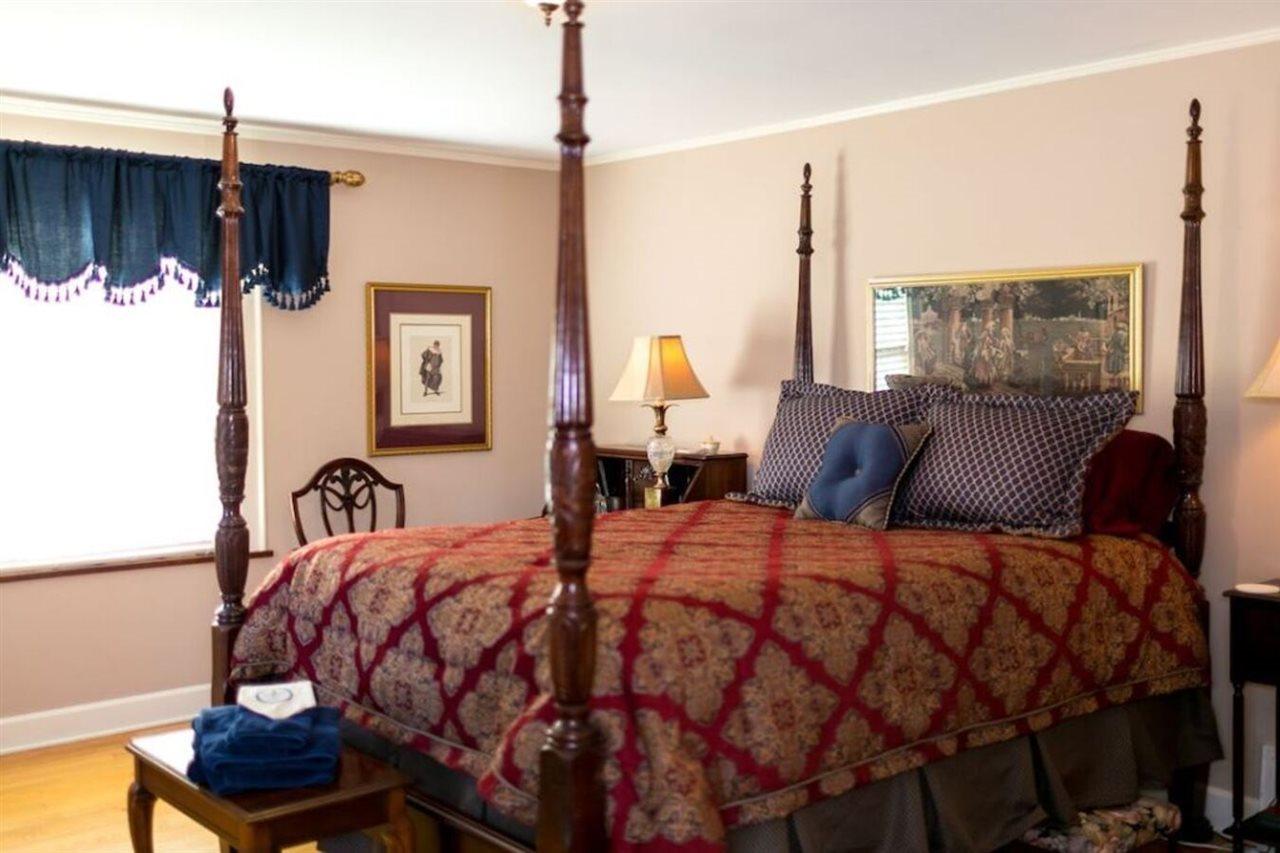 1810 Emerson House Bed & Breakfast - Adults Only Beloit Extérieur photo