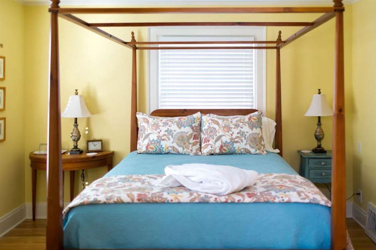 1810 Emerson House Bed & Breakfast - Adults Only Beloit Extérieur photo